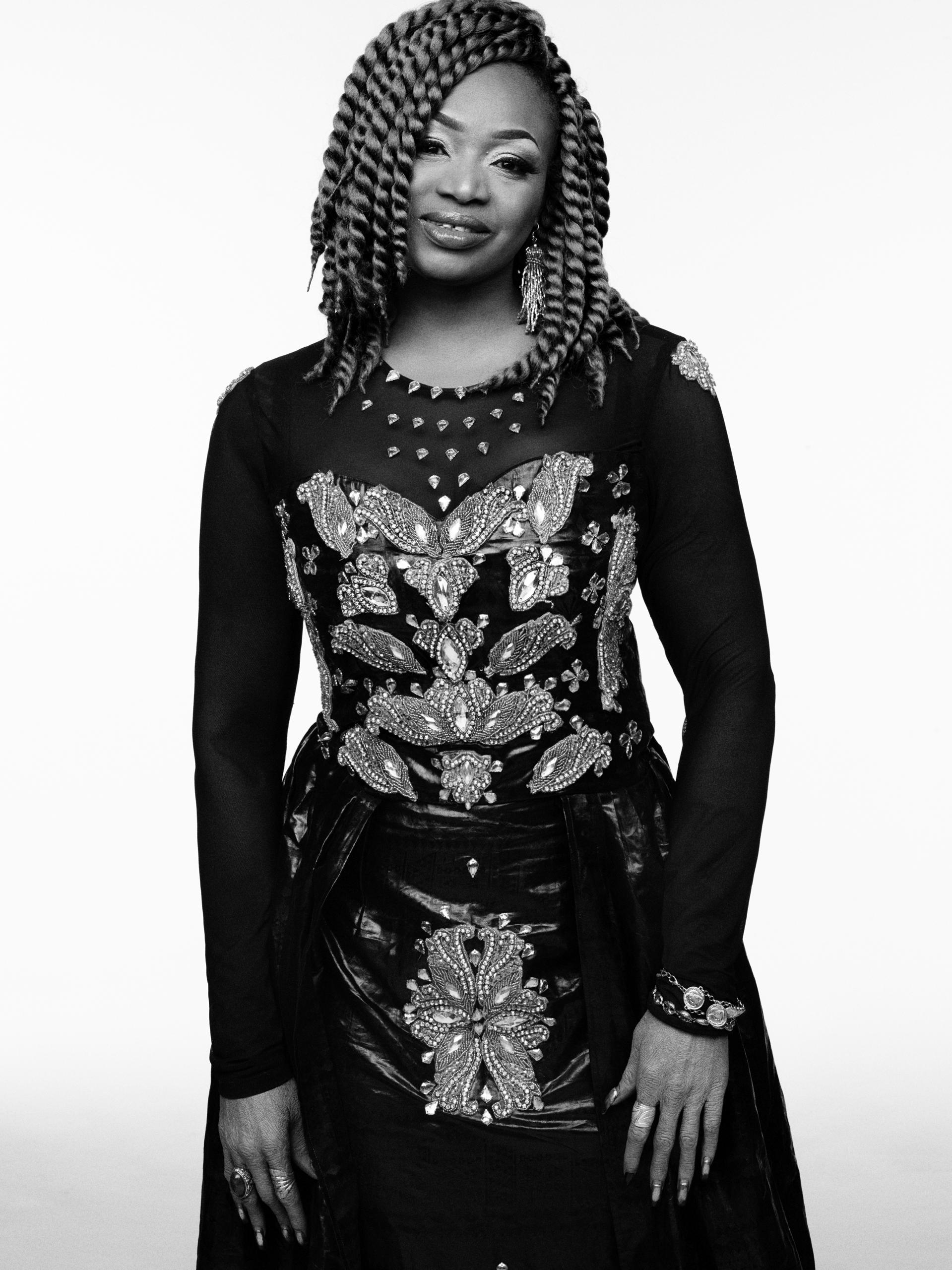 oumou-black-and-white-small-credit-benoit-peverelli-0000