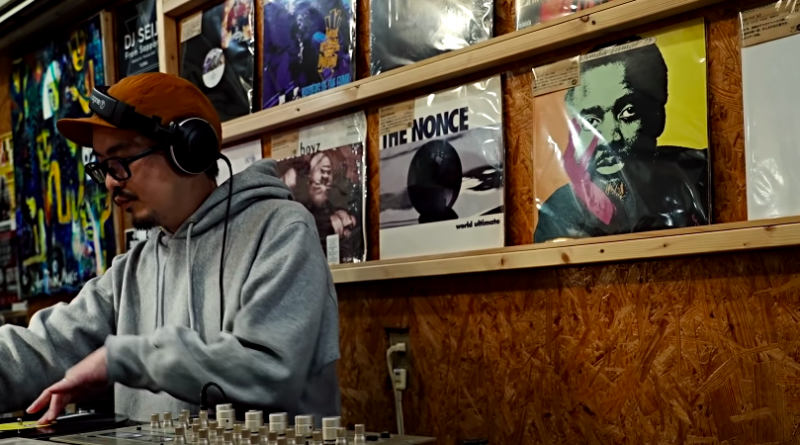Video: DJ Attame All-Vinyl 90s Hip Hop Set